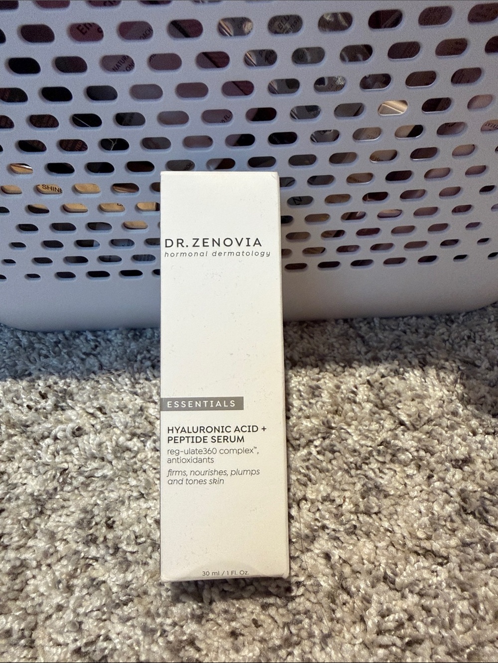 Essentials Hyaluronic Acid + Peptide Serum - White